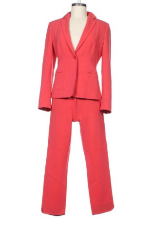 Дамски костюм Max Mara, Размер M, Цвят Розов, 96% вълна, 4% еластан, Цена 280,80 лв.