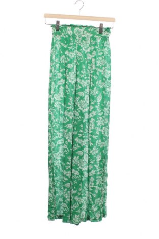 Γυναικείο παντελόνι Bershka, Μέγεθος XS, Χρώμα Πράσινο, Τιμή 11,36 €