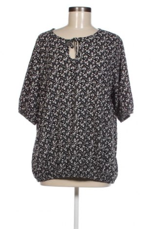 Γυναικεία μπλούζα ONLY Carmakoma, Μέγεθος S, Χρώμα Πολύχρωμο, Τιμή 2,51 €