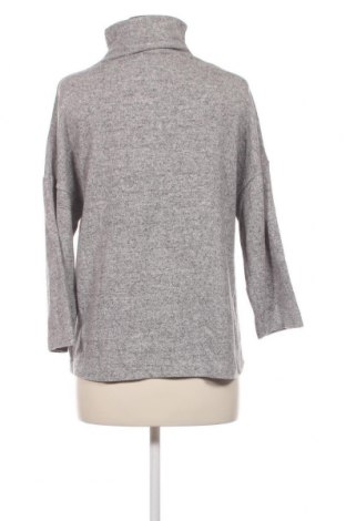 Damen Shirt Stradivarius, Größe M, Farbe Grau, Preis 3,04 €