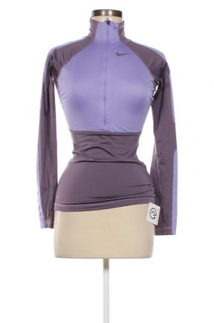 Дамска спортна блуза Nike, Размер XS, Цвят Многоцветен, Цена 82,50 лв.