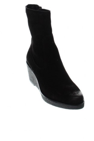 Botine de damă Caramela, Mărime 38, Culoare Negru, Preț 113,68 Lei