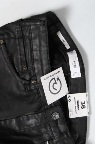 Dámske džínsy  Mango, Veľkosť S, Farba Čierna, Cena  35,05 €