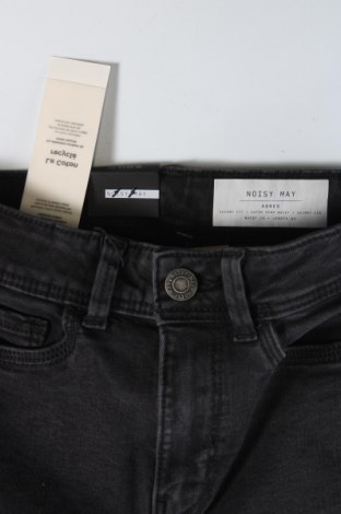 Damskie jeansy Noisy May, Rozmiar XXS, Kolor Czarny, Cena 31,99 zł