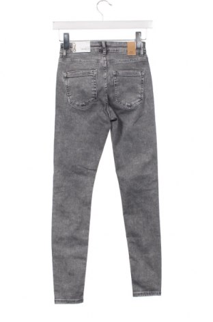 Damskie jeansy ONLY, Rozmiar XS, Kolor Szary, Cena 38,99 zł