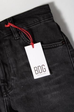Γυναικείο κοντό παντελόνι BDG, Μέγεθος S, Χρώμα Γκρί, Τιμή 5,57 €