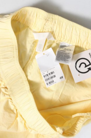 Dámské kraťasy  H&M, Velikost M, Barva Žlutá, Cena  494,00 Kč