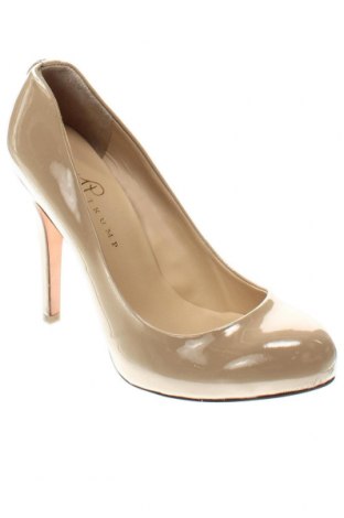 Дамски обувки Ivanka Trump, Размер 39, Цвят Бежов, Цена 88,59 лв.