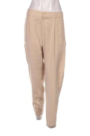 Дамски панталон Pull&Bear, Размер M, Цвят Бежов, Цена 5,22 лв.