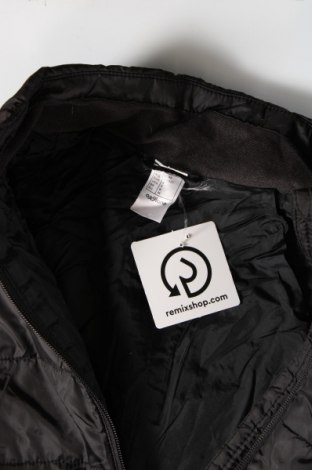 Dámska bunda , Veľkosť M, Farba Čierna, Cena  4,63 €