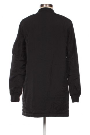 Γυναικείο μπουφάν Bershka, Μέγεθος S, Χρώμα Μαύρο, Τιμή 8,97 €