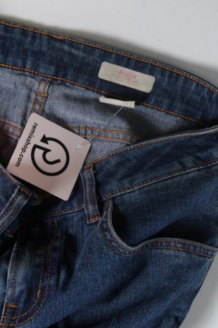 Dziecięce jeansy H&M, Rozmiar 15-18y/ 170-176 cm, Kolor Niebieski, Cena 18,42 zł