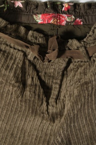 Dětské krátké kalhoty , Velikost 10-11y/ 146-152 cm, Barva Zelená, Cena  106,00 Kč