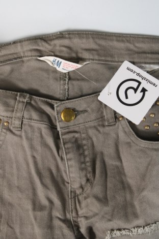 Dětské krátké kalhoty  H&M, Velikost 12-13y/ 158-164 cm, Barva Zelená, Cena  43,00 Kč