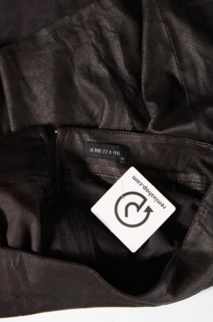 Kožená sukňa  La Mode Est A Vous, Veľkosť M, Farba Čierna, Cena  2,30 €