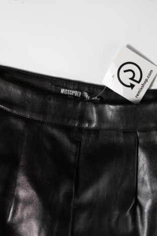 Γυναικείο κοντό παντελόνι Missguided, Μέγεθος M, Χρώμα Μαύρο, Τιμή 11,75 €