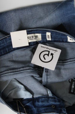 Męskie jeansy Circle of  Trust, Rozmiar S, Kolor Niebieski, Cena 133,89 zł