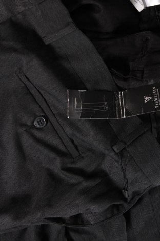 Мъжки панталон Van Heusen, Размер M, Цвят Сив, Цена 23,52 лв.
