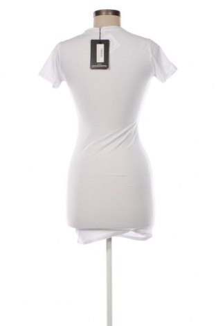 Kleid Pretty Little Thing, Größe S, Farbe Weiß, Preis 32,01 €