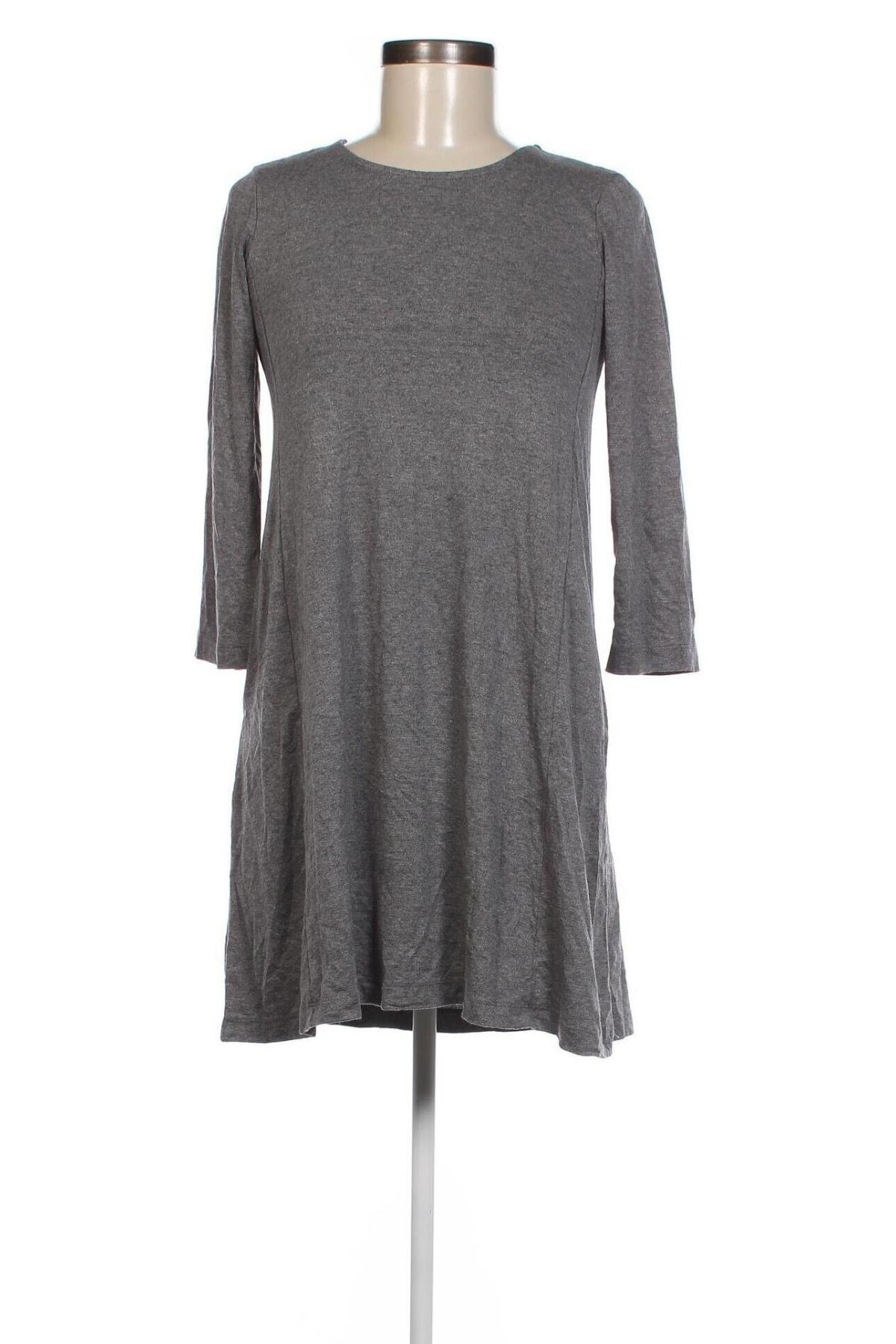 Kleid Stradivarius, Größe S, Farbe Grau, Preis 3,03 €