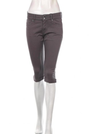 Дамски къс панталон Q/S by S.Oliver, Размер S, Цвят Сив, 98% памук, 2% еластан, Цена 51,75 лв.