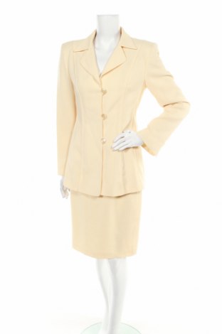 Дамски костюм Gerry Weber, Размер S, Цвят Жълт, 70% полиестер, 30% купро, Цена 129,20 лв.