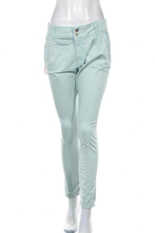 Дамски панталон Cipo & Baxx, Размер M, Цвят Син, 97% памук, 3% еластан, Цена 186,75 лв.