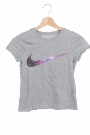 Детска тениска Nike, Размер 9-10y/ 140-146 см, Цвят Сив, Памук, Цена 27,20 лв.