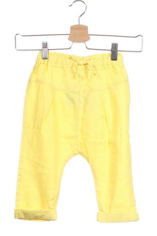Детски панталон Next, Размер 3-4y/ 104-110 см, Цвят Жълт, 55% лен, 45% вискоза, Цена 31,85 лв.