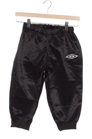 Детско спортно долнище Umbro, Размер 6-7y/ 122-128 см, Цвят Черен, Цена 20,25 лв.
