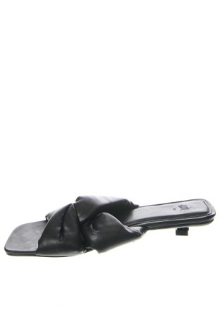 Pantofle H&M, Velikost 36, Barva Černá, Cena  242,00 Kč