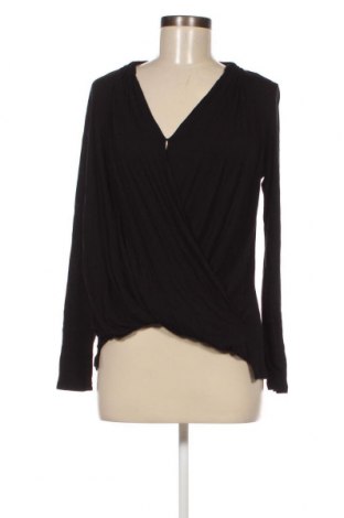 Γυναικεία μπλούζα Akemi+Kin, Μέγεθος XS, Χρώμα Μαύρο, Τιμή 1,89 €