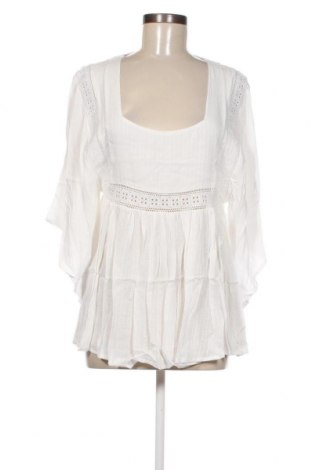 Γυναικεία μπλούζα Molly Bracken, Μέγεθος S, Χρώμα Λευκό, Τιμή 7,42 €