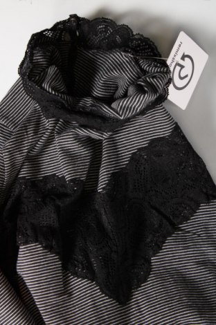 Γυναικεία μπλούζα Pompa, Μέγεθος L, Χρώμα Μαύρο, Τιμή 15,35 €