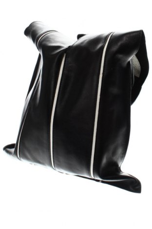 Дамска чанта By Malene Birger, Цвят Черен, Цена 515,62 лв.