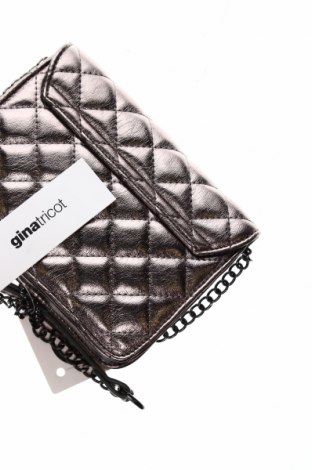 Дамска чанта Gina Tricot, Цвят Сребрист, Цена 54,00 лв.