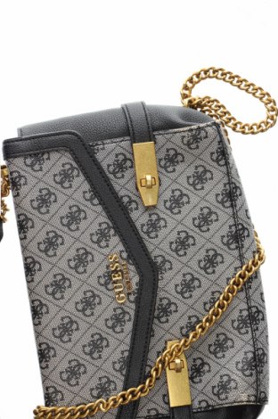 Γυναικεία τσάντα Guess, Χρώμα Μαύρο, Τιμή 94,92 €