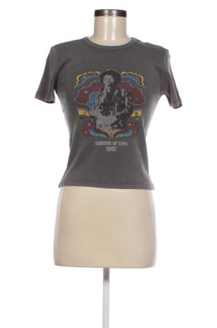 Γυναικείο t-shirt A.P.O.H London, Μέγεθος M, Χρώμα Γκρί, Τιμή 4,25 €