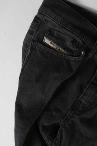 Damen Jeans Diesel, Größe S, Farbe Grau, Preis 6,58 €