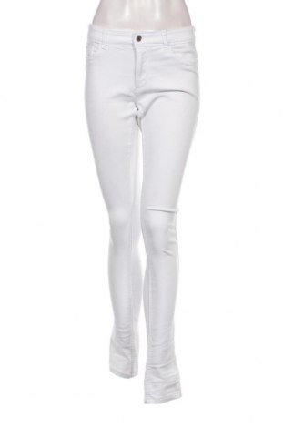 Γυναικείο Τζίν ONLY, Μέγεθος S, Χρώμα Λευκό, Τιμή 2,67 €