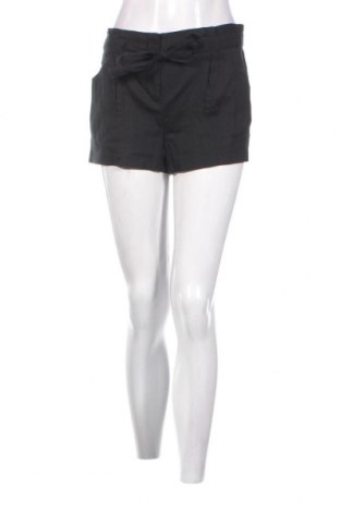 Γυναικείο κοντό παντελόνι BCBG Max Azria, Μέγεθος S, Χρώμα Μαύρο, Τιμή 6,06 €