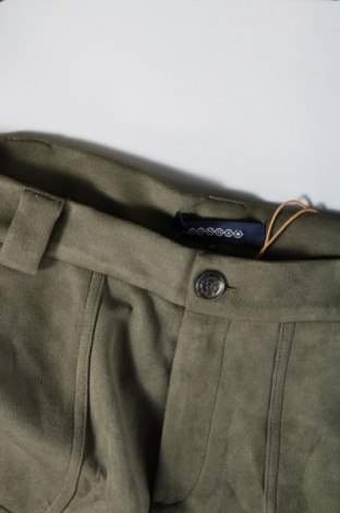 Дамски къс панталон Bonobo, Размер M, Цвят Зелен, Цена 14,40 лв.