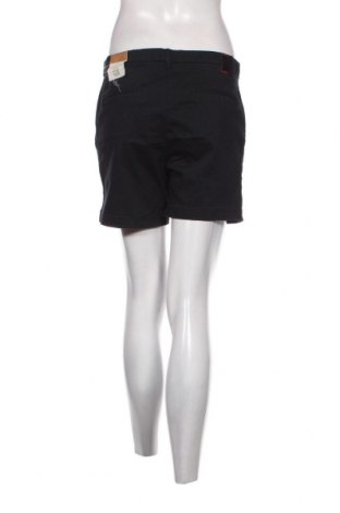Γυναικείο κοντό παντελόνι Cutter & Buck, Μέγεθος M, Χρώμα Μπλέ, Τιμή 8,02 €