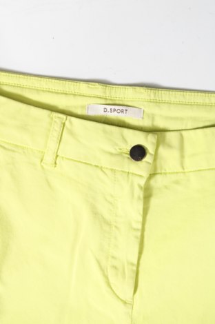 Γυναικείο κοντό παντελόνι D.Sport, Μέγεθος S, Χρώμα Πράσινο, Τιμή 15,98 €
