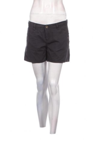 Γυναικείο κοντό παντελόνι Franco Ferucci, Μέγεθος M, Χρώμα Γκρί, Τιμή 8,19 €