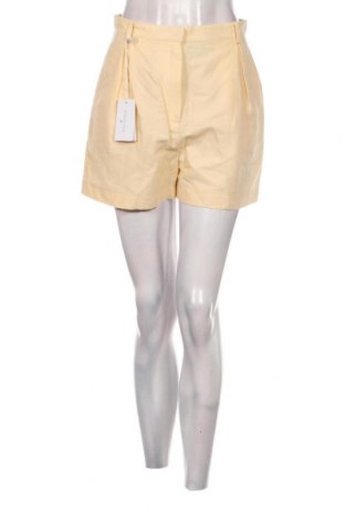 Γυναικείο κοντό παντελόνι Patrizia Pepe, Μέγεθος S, Χρώμα Κίτρινο, Τιμή 78,35 €