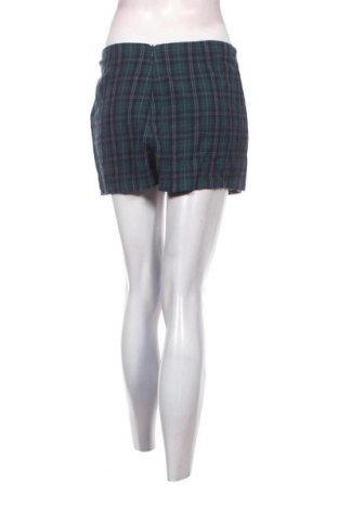 Γυναικείο κοντό παντελόνι Pull&Bear, Μέγεθος M, Χρώμα Πράσινο, Τιμή 9,62 €