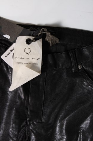 Γυναικείο παντελόνι δερμάτινο Circle of  Trust, Μέγεθος M, Χρώμα Μαύρο, Τιμή 17,16 €