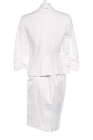 Дамски костюм Orsay, Размер L, Цвят Бял, Цена 87,00 лв.