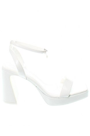 Γυναικεία παπούτσια Bershka, Μέγεθος 40, Χρώμα Λευκό, Τιμή 16,29 €